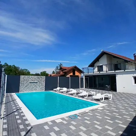 Dreamhome Music-gomjenica